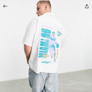 Oversized revere shirt in white with basketball back print